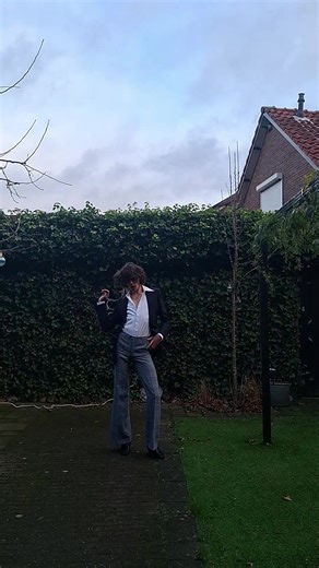 70s Fashion Trends: Tight Pants, High Heels, and Style