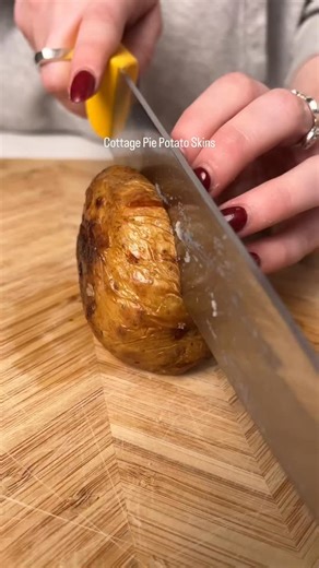 Everyone’s gone full January reset… so naturally we’re doing the opposite. We hereby declare January = Jacket Potato Month 🥔 (potatah, if you ask @grimegran ). Cheap, comforting, and perfect for the long wait till payday, jacket potatoes are the real meal of the month. So we’re kicking things off with a proper British mash-up, Cottage Pie Potato Skins. Crispy potato skins, rich savoury beef filling, cheesy mash on top. It’s not just your basic cheesy beans on a jacket potato meal. It’s better. 