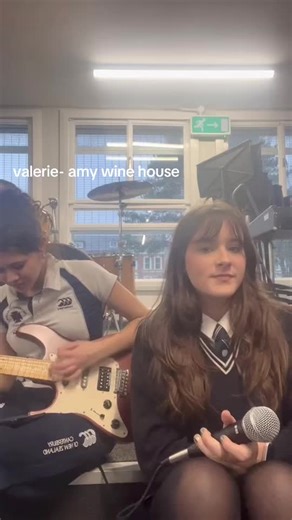 Cover of Valerie by Amy Winehouse