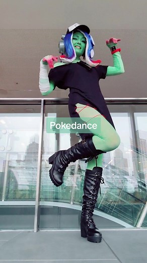 Acht in the Elevator Splatoon Cosplay