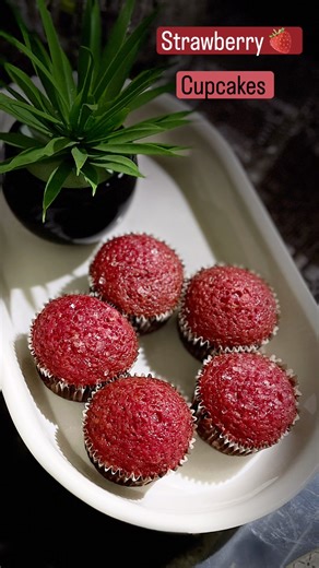 Super Moist Strawberry cupcakes | Homemade cupcakes