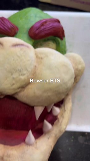 Transforming into Bowser with SFX Makeup