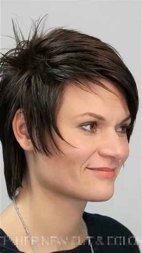 Mastering All Slice-Cut Techniques in One Bold Pixie Hairstyle