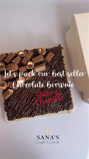 нαηɗ мαɗє gιfтѕ ву ѕαηα on Instagram: "From our kitchen to your cravings ✨ . .Freshly baked, carefully packed & made with love ✨ 👉 How do you like your brownie? #giftideas #choclatelover🍫 #choclatebrownie #bestseller #smallbusinessowner"