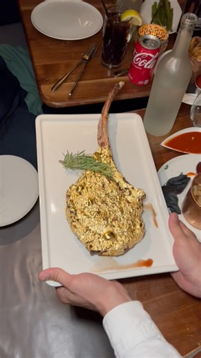 24k Gold 2lb Tomahawk Steak! 😍🥩✨ #gold #steak #tomahawk | Foody Fetish
