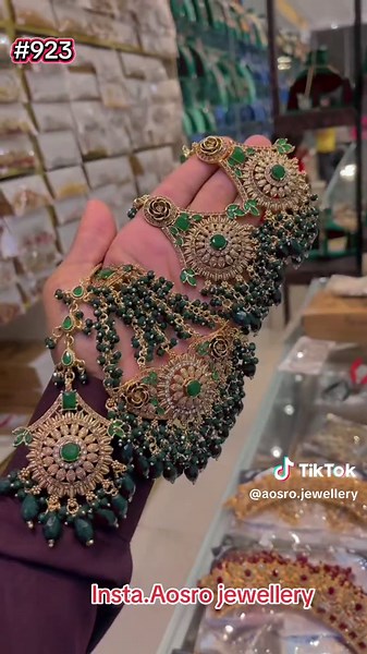 Elegant New Egyptian Bridal Round Set for Rs 11800