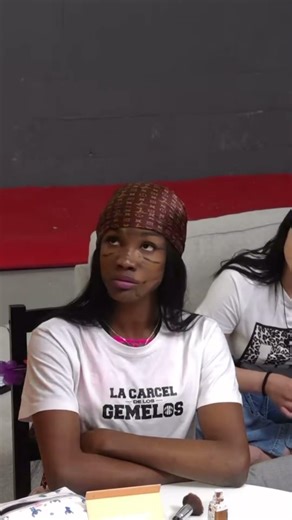 LABRADOR ORGULLOSO DE SU CREACIÓN😅😂 #zonagemelos #lacarceldelosgemelos #labrador #lapiry #maquillaje