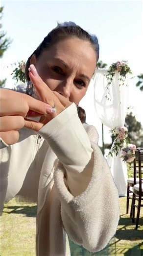 WHY DO YOU NEED 5 FINGERS #singeradvice #humor