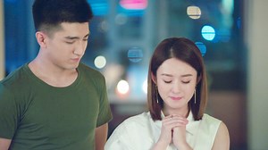 The boss secretly prepared a birthday surprise for Cinderella, and Cinderella was moved to cry! 霸总偷偷为灰姑娘准备生日惊喜，灰姑娘感动哭了！ 剧名（Drama Name) : 你和我的倾城时光 Our Glamorous Time #赵丽颖 #金瀚 #ZhaoLiying #jinhan #你和我的倾城时光 #OurGlamorousTime #cdrama #俞灏明 #中国电视剧 #爱情 #甜寵剧 | 小姐姐追剧 sister watch drama