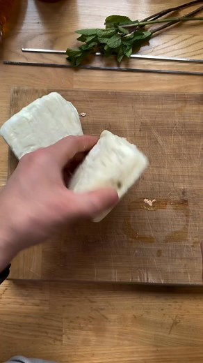 Halloumi, cherry & hot honey skewers Found this gem flicking through...