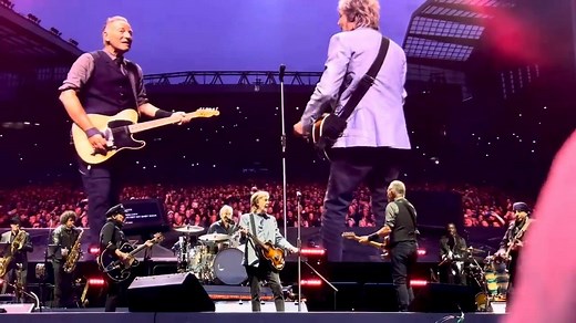 77K views · 2.7K reactions | "Kansas City" Paul McCartney se une a Bruce en el escenario, en el concierto de ayer en el Anfield de Liverpool en Inglaterra Video gracias a Quentin Lejeune https://www.youtube.com/watch?v=X0o4MT_Lwxo | Springsteen & Rock Music | Facebook