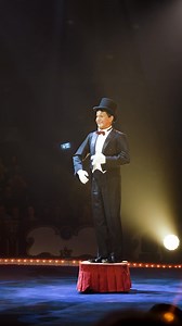 Herzlich willkommen im Höhner Rock and Roll Circus! Artisten fliegen durch die Lüfte, Akrobaten vollbringen schier Unmögliches und wir spielen jeden Abend live den Soundtrack dazu – wenn wir nicht gerade selbst als Artisten, Clowns oder Zirkusdirektoren in der Manege agieren! Kommt vorbei – wir freuen uns auf Euch! Vom 24. April bis 4. Mai 2025 in Düsseldorf auf dem Festplatz Rath! Ein großes „Dankeschön“ an die Stadtsparkasse Düsseldorf für die Unterstützung. | HÖHNER