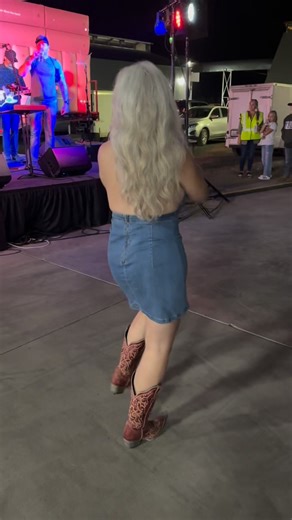 Yes Bommy can sing and dance and way way more! Cindy Rose Bombshell Nurse! #Nurse #fashion #fitness #bombshellnurse for all bookings Bombshellnurse.com | Dennis Rose