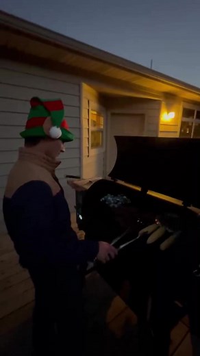 ‘Tis the season. 🎄🎅🏽 What are you firing up on the Pit Boss Grills for Christmas dinner? Better yet, who had one on their wishlist?! #pitboss #teampitboss | Jess Lockwood