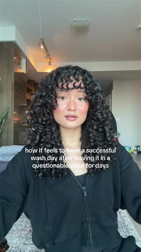 my bangs were quite literally straight the past two days but they look like little music notes rn 😭 used the pattern palo santo leave-in conditioner, palo santo curl mousse then bounce curl light hold creme gel 🤍 #curlyhairprobs #curlyhairjourney #curlyhair