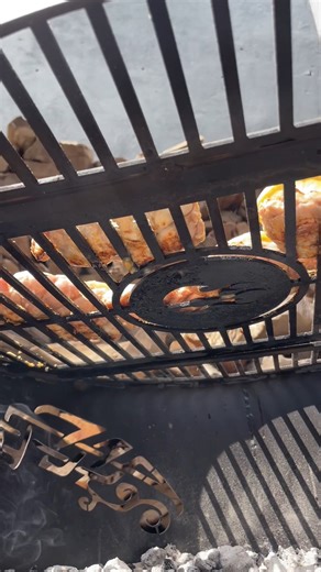 Green Onions Sweetbreads🔥 Do you know what sweetbreads or mollejas technically are? 😂 Eat or pass? . . . #openfirecooking #sweetbreads #mollejas #alfrugoni #bbq #barbecue #asado #texas #meat #meatlovers | Al Frugoni