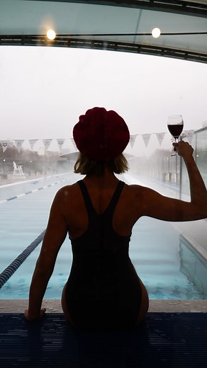 Margot Ducancel on Instagram: "✨ NE RATEZ PAS LA 4ÈME ÉDITION ! ✨ 🚀 Nos Femmes du Vin reviennent le lundi 10 mars pour une soirée haute en saveurs, en inspirations et en good vibes ! 🍷 💥 OUVERT À TOUS ! 💥 🌟 Un talk inspirant avec des femmes emblématiques du vignoble suivi d’une dégustation exclusive de cuvées coup de 💗… et tout ça dans un lieu WOUAH : la péniche @annettek_paris ⛵💦 – piscine olympique rooftop, coffee shop cosy, dancefloor… bref, un spot vibrant où ça va matcher avec notre