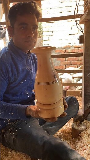 Watch how to make a vase with cut flowers