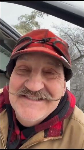 #icefails #winterfun #freestylegames #comedy #youlaughyoulose #comedy #humor #funnymoments