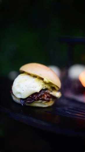 Anthony Bourdain's Favorite Sandwich with Turek Camembert on the Barbecue Grill!@JajawKuchni @ser...
