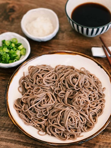 Cold Soba Noodles with 5 Minute Dipping Sauce