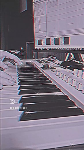 #atmosphere #piano #synthesizer #pianokeys #midi #relaxing #notexist #vibes #feelings #arturia