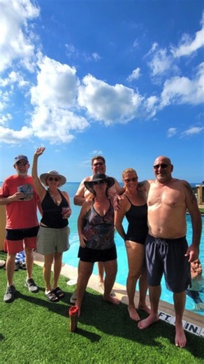 BOOK YOUR PERFECT VACATION WITH US TODAY 🏖️ Looking for the perfect vacation spot with family or friends? The Edge Hotel Clearwater Beach is your ideal destination. Nestled on the stunning Clearwater Beach in Florida, this hotel offers spacious rooms with breathtaking views. Enjoy top-notch amenities like two pools, an on-site restaurant, a rooftop bar, a gym, and a store, all with the convenience of nearby attractions within walking distance. Book now for an unforgettable getaway! Edge Hotel C