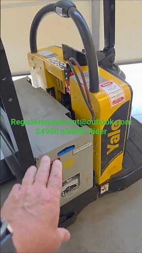 Yale / Hyster 6000lb Rider Electric Pallet Jack - Near Perfect condition