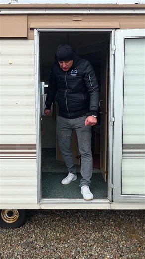 Jesienna Wyprzedaż w HolidaySport!🏡🏡🍾🚀 Przyjedz i zarezerwuj swój domek na wiosne/lato lub całoroczny👌🏡 Czekamy na was!🏡❤️...#dom #dommobiny #domekholenderski #dlaciebie #polska