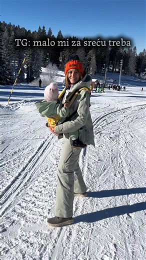 Gindra 🌿🌿 || Mama planinar | Planina me usrećuje. ⛰️ Ako ima i snega — velika je to radost! ❄️ Sunce je tu kao veliki bonus. ☀️ A kada je uz ovakav prizor i... | Instagram