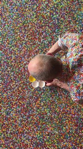 Black and Multicolour Dot Painting: Using Black to Define Colour