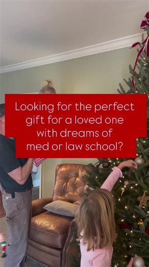 ✨ Give a gift that really matters this holiday season. Instead of another gadget or gift card, imagine gifting someone you love clarity, confidence, and a real plan for their future. 🎁 The Admissions Accelerator is a 60-minute 1:1 session designed for prelaw and premed students who want expert guidance in a hyper-competitive cycle. As former Deans of Admissions, we know exactly what schools are looking for, and we care deeply about helping every student feel seen, supported, and prepared. This 