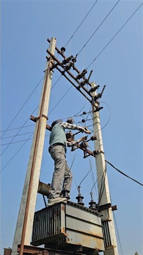 How does an HT fuse connection work?