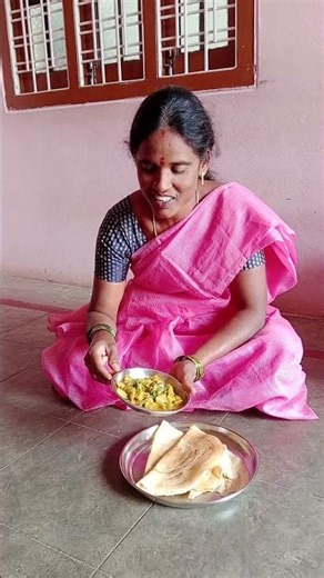 Sprout dosa & lentil curry is very good 😋😋