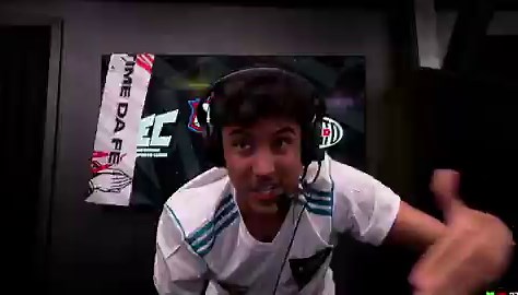 🚨Renato Vicente manda recado para os haters que o chamaram de chorão durante Desimpain x Loud:!"Vou comemorar mais uma vitória com meu elenco!"#KLClip #KingsLeague