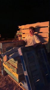 robert..lee (@robert..lee)’s video of make a pallet