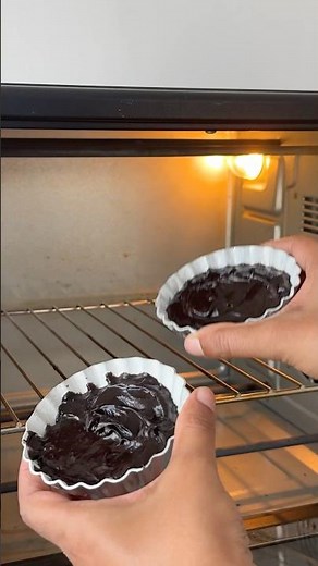 CHOCOLATE LAVA CAKE in 1 Minute 🍫🔥 | Easy Choco Lava Cake Recipe #shorts