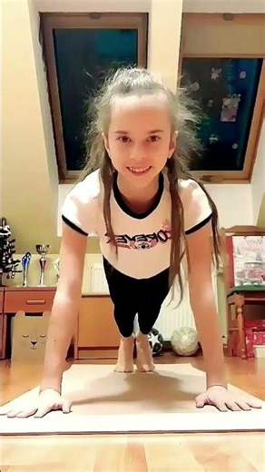 I Wanna Be Your Slave Måneskin. Plank dance challenge#dance#trend