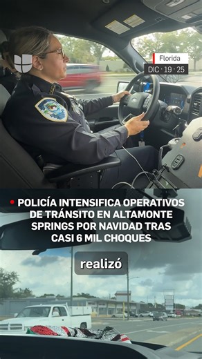 🚓🎄 Más patrullas en las calles de Altamonte Springs durante Navidad. La policía refuerza operativos de tránsito para prevenir accidentes, tras casi 6 mil choques registrados en 2024 en el condado de Seminole. @lauraisabelperezf | Univision Orlando