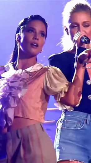 Halsey Live Performance of 'Without Me' with Kelsea Ballerini