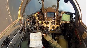 座舱视角看斯洛伐克米格-29AS战机使用30机炮射击地面目标！_哔哩哔哩_bilibili