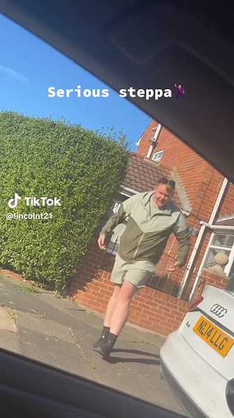 Serious Steppers: Fat Lad's Dance Moves at Rave