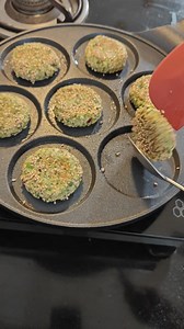 1M views · 1.5K reactions | Sprouts broccoli ki tikki (Ingredients in the description box) 1 cup moong sprouts Raw 250 gms of broccoli 3 small pieces of ginger 3 spicy green chillies 50 gm paneer grated 1/4 cup besan 1 tsp chilli flakes 1 tsp jeera powder 1 tsp oregano 1 tsp aamchur powder 1 tsp black salt Salt little Sesame seeds for coating 2 tbsp Oil for roasting Kya aapko weightloss recipes pasand hai? #sproutstikki | Nikiiceipe | Facebook