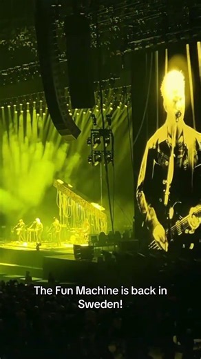 Fun Machine live in 2026! #queensofthestoneage #qotsa #joshhomme #rockmusic