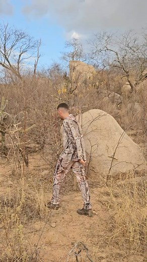 Guilherme Mariano Lima de Sá on Instagram: "EU DUVIDO VOCÊ ME ENCONTRAR 😹 ROUPA CAMUFLADA @allandospios.odp ENVIA PARA TODO O BRASIL 🇧🇷 📦"