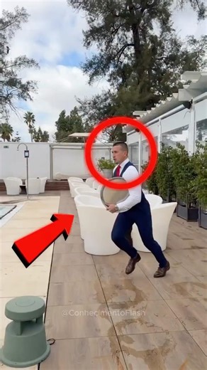 Ele arriscou tudo pelo patrão… mas a resposta surpreendeu 😳