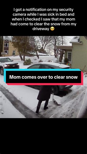 What would we do without our parents?! 🥺👏 #eufy #caughtoncam #snow #parents #homesecurity