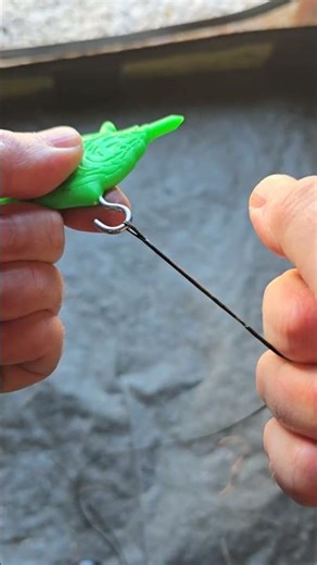 How to create a clean spliced loop with the Katran Small Splicing Needle.