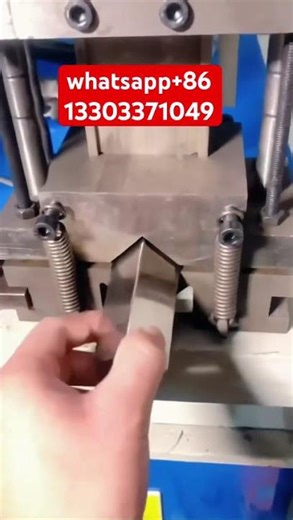 Semi-automatic feeding single station hydraulic square tube punching machine, made in China.