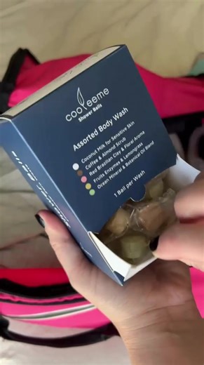 You roll your clothes perfectly. You use packing cubes. But somehow your bag still feels way too heavy. Here's what most travellers get wrong... 👇 5 things secretly weighing down your carry-on: 1. That "mini" shampoo bottle It looks small but liquids are dense. A few of those bottles and you've added almost a kilo to your bag. 2. Your conditioner (that might get confiscated anyway) Security rules change all the time. Sometimes they take it. Sometimes they don't. It's a gamble every single fligh